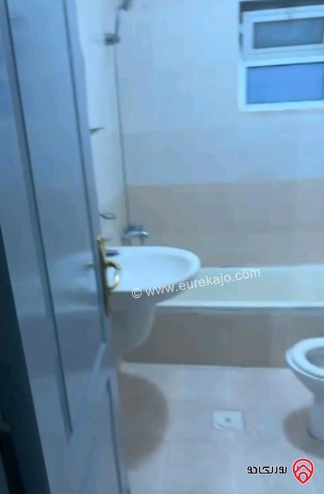 شقة مساحة 140م طابق ثالث للبيع في عمان - عرجان 