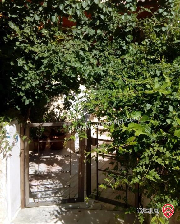 شقة أرضية مساحة 207م داخلي و 150م خارجي للبيع في عمان - دير غبار