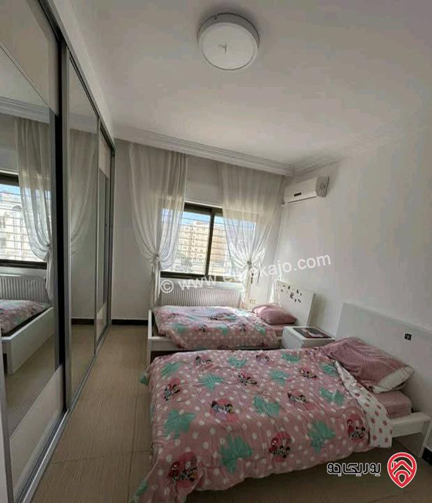 شقة فارغة طابق ثالث مع روف مساحة 260م للايجار في عمان - الرابية  