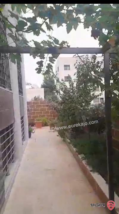 فيلا دوبلكس مساحة البناء 770م مساحة الارض 460م للبيع في عمان - البنيات