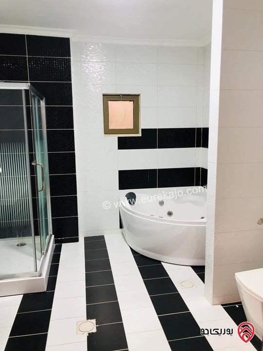 شقة طابق ثالث مساحة 205م مع روف 25م للبيع في عمان - الكرسي