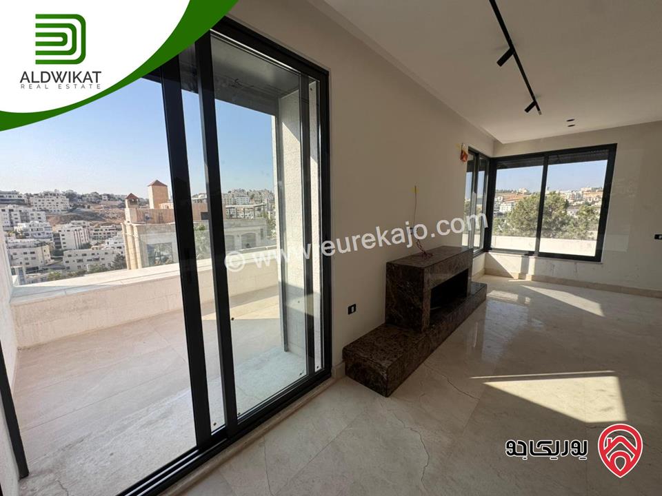 فيلا متلاصقة للبيع في عمان - دابوق مساحة الارض 500م ، البناء 780م ، الحديقة 50م والترس 150م