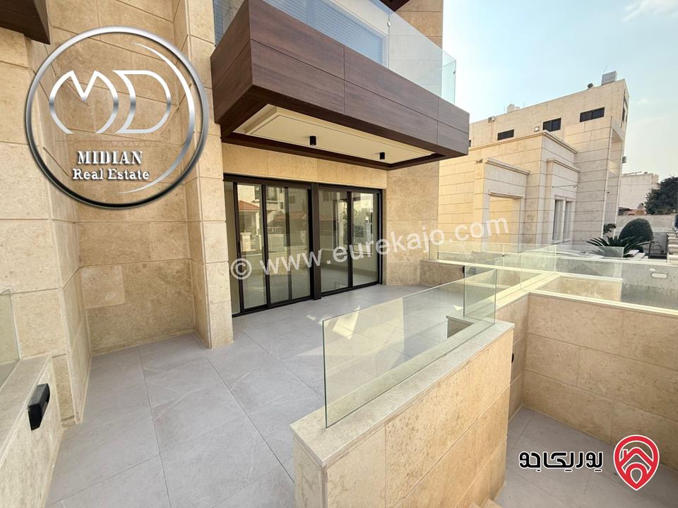 شقة دوبلكس جديدة للبيع طابق أخير مع روف في عمان - حي الصحابة مساحة 245م مع تراسات تشطيبات ديكورات سوبر ديلوكس اطلالة جميلة