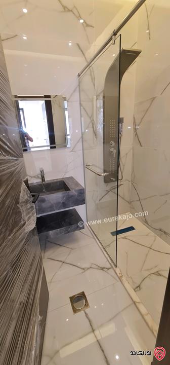 شقة مساحة 220م طابق أول للبيع في عمان - أجمل مواقع الجاردنز 