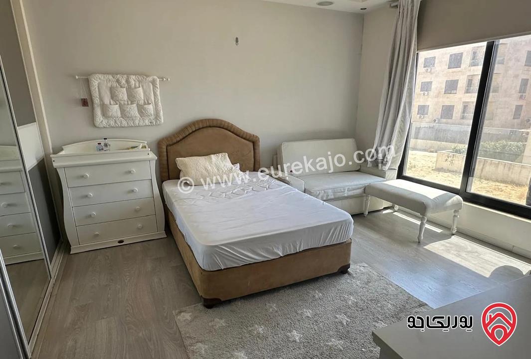 شقة مساحة 300م للبيع في عمان - حي الصحابة