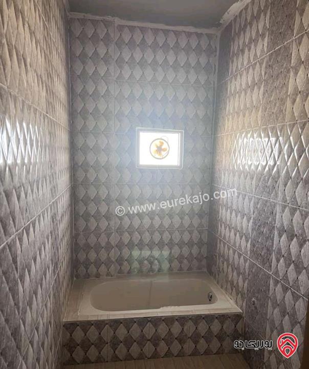 منزل مستقل 3 طوابق على أرض 750م للبيع في المفرق من المالك