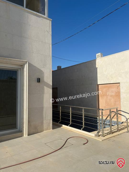 فيلا مستقلة مساحة 615م على أرض 750م للبيع في عمان - دابوق- بدر الجديدة