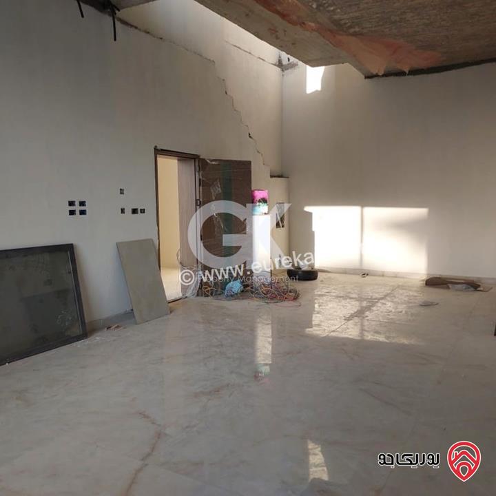 شقة مساحة 310م طابق أول للبيع في عمان - منطقة الظهير