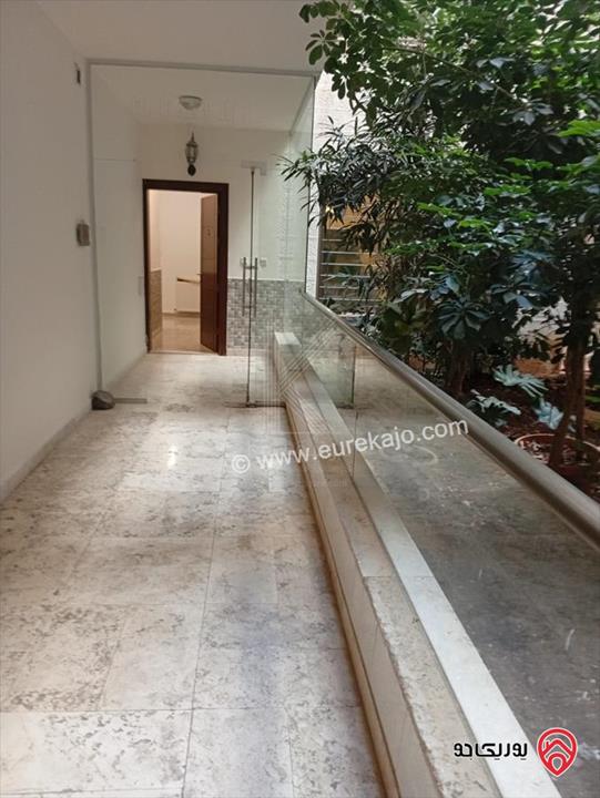 شقة مميزة مساحة 235م للبيع أو للايجار في عمان - الكرسي