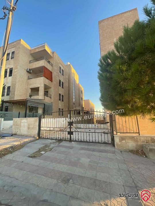شقة طابقية مميزة مساحة 140م طابق أول للبيع في الزرقاء - مدينة الشرق
