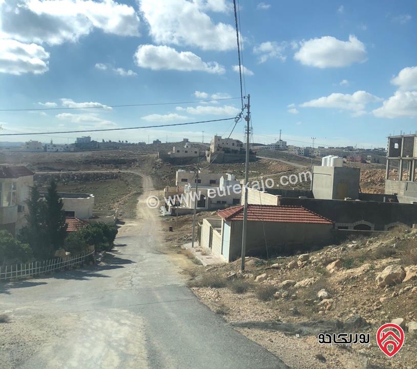 أرض على شارعين مساحة 500م للبيع في الزرقاء - جريبا اسكان الارقم  قرب زينات الربوع    