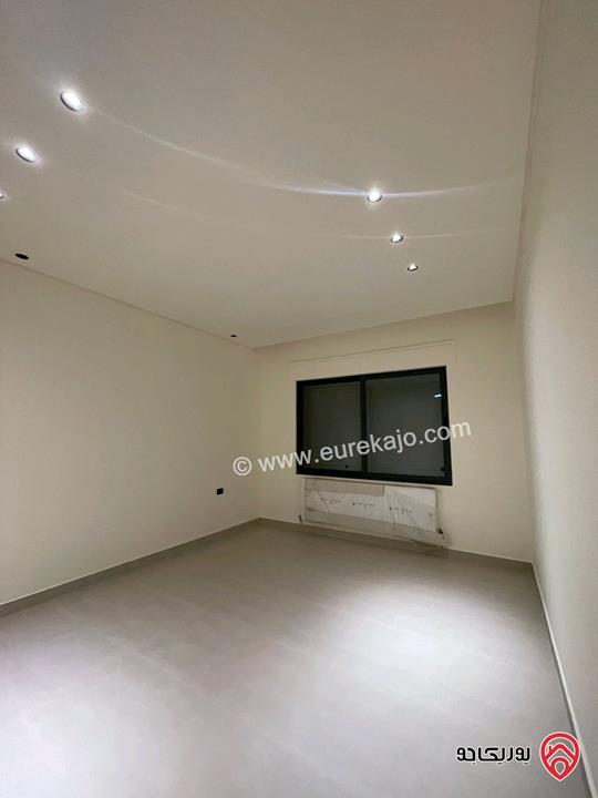 شقة طابق ثالث دوبلكس مساحة 220م لم تسكن بعد للايجار في عمان - حي الصحابة 