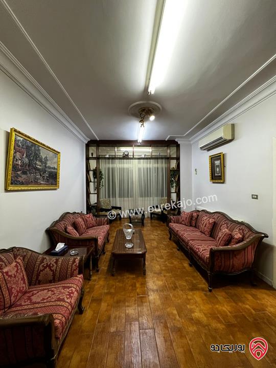  شقة مميزة طابق أول مساحة 189م للبيع في عمان - أم السماق