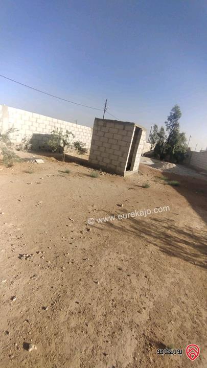 بيت مساحة 140م على أرض 1 دونم و 50م للبيع في منطقة المكيفتة محافظة المفرق