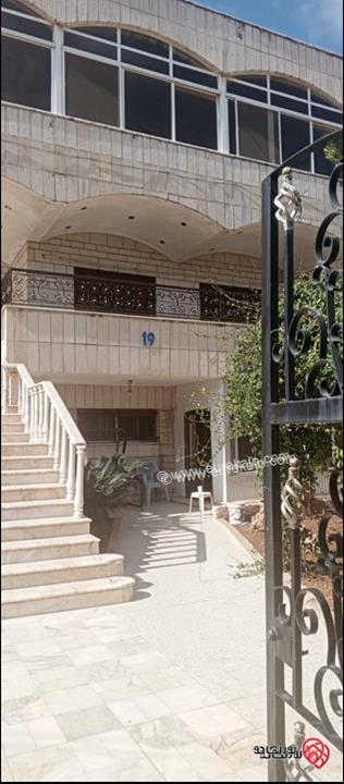 عمارة مساحة البناء 1123م ومساحة الأرض 1462م للبيع في عمان - تلاع العلي