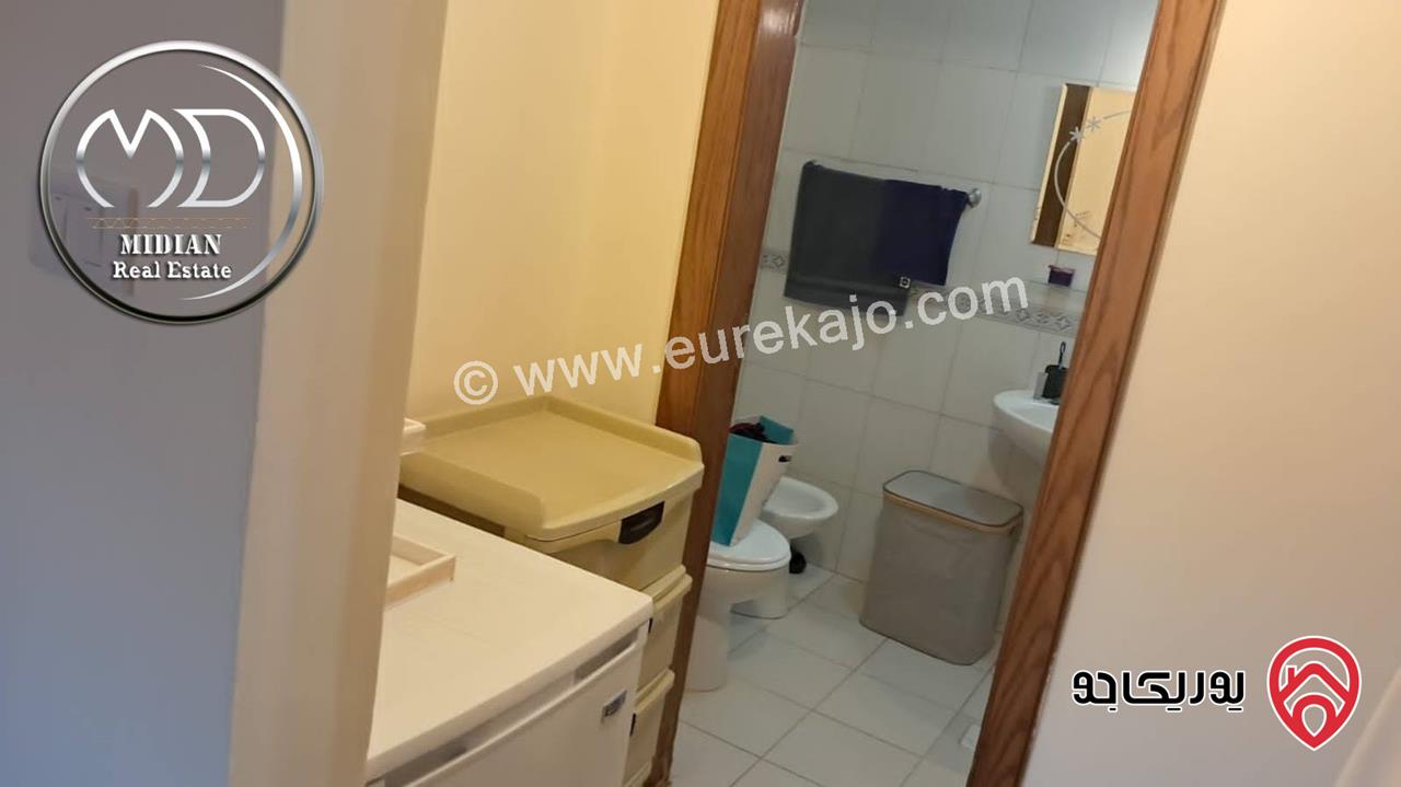 شقة للبيع في عمان - ام اذينة مساحة 100م طابق ثاني تصلح للاستثمار بسعر مميز