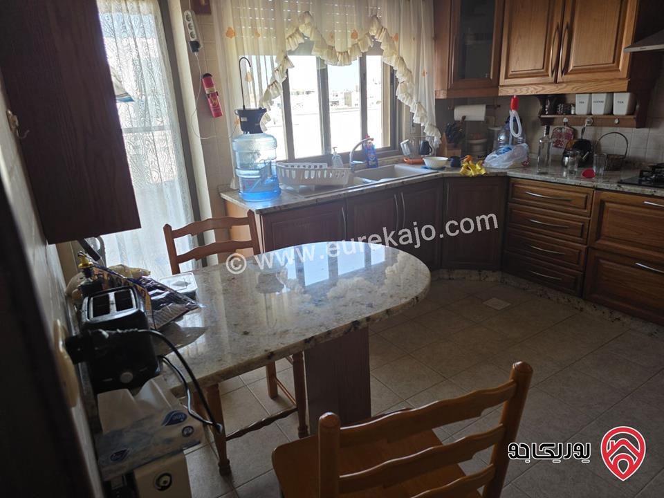 شقة طابق ثالث مساحة 180م للبيع في عمان - خلدا 