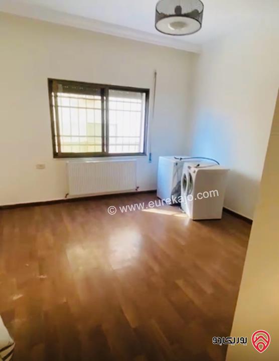 شقة طابق أرضي على مستوى الشارع مساحة 200م للبيع في عمان - خلدا 