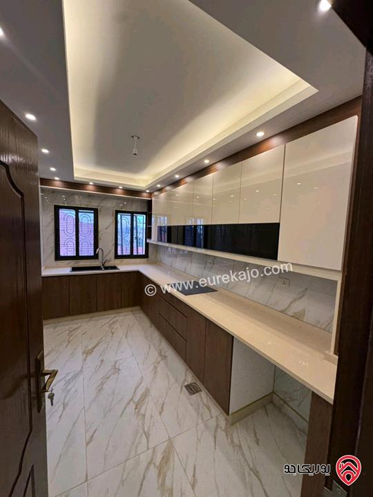 فيلا جديدة لم تسكن مساحة 700 متر للايجار في عمان - تلاع العلي 