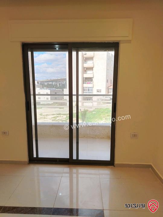 شقة طابق ثالث مساحة 190م للبيع في عمان - مرج الحمام 