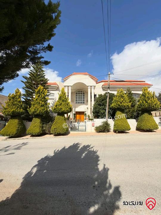 فيلا مساحة 850م على أرض 1081م للبيع في عمان - الجبيهة