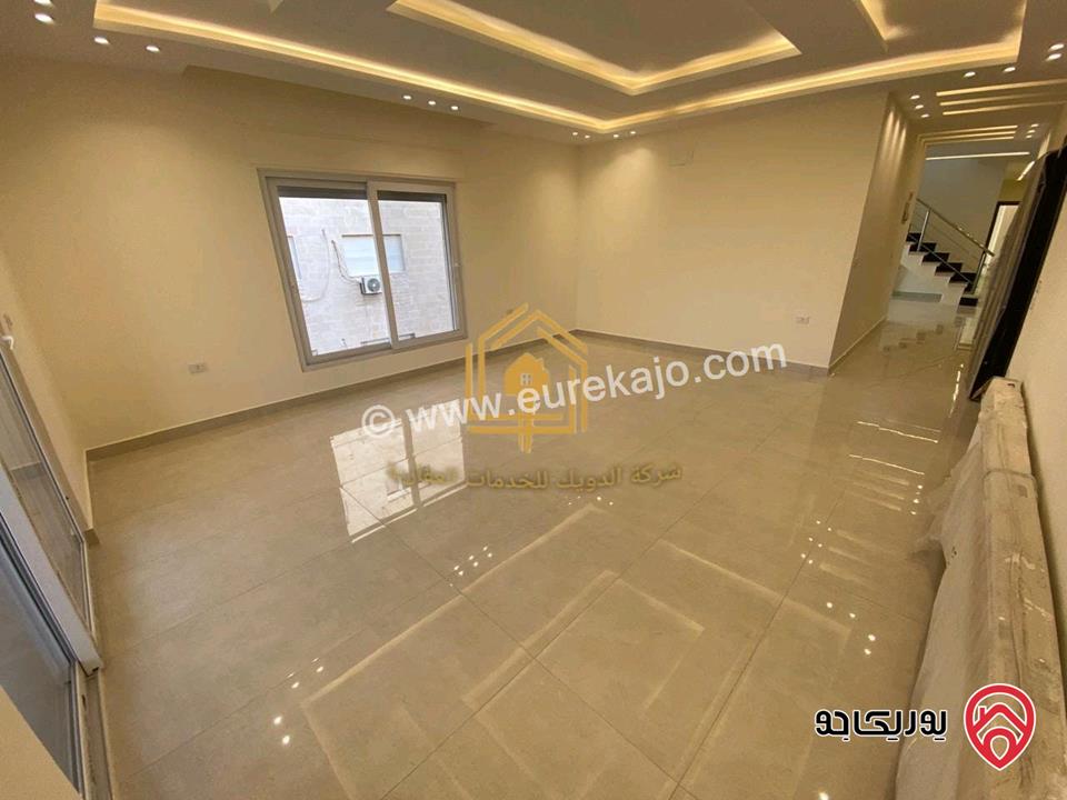 شقة طابق ثالث دوبلكس لم تسكن مساحة 215م للايجار في عمان - خلدا 