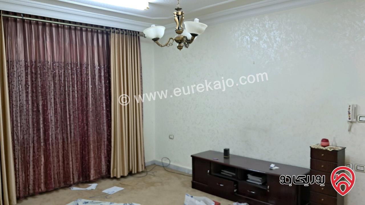 شقة طابق ثاني مساحة 221 متر للبيع في عمان - أبو نصير قرب مدينة الجبيهة الترويحية سابقا 