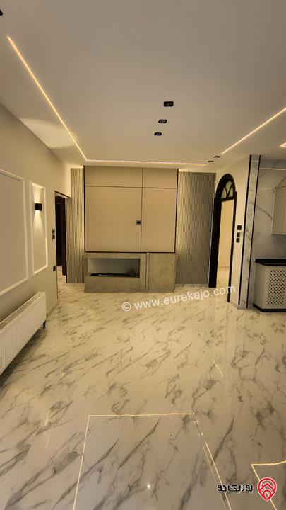 شقة سوبر ديلوكس طابق أرضي مساحة 180م للبيع في عمان - تلاع العلي 