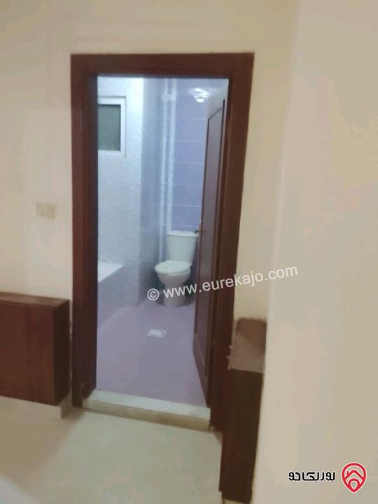 شقة تسوية مفرغة مساحة 165م داخلي و 60م خارجي للبيع في اربد