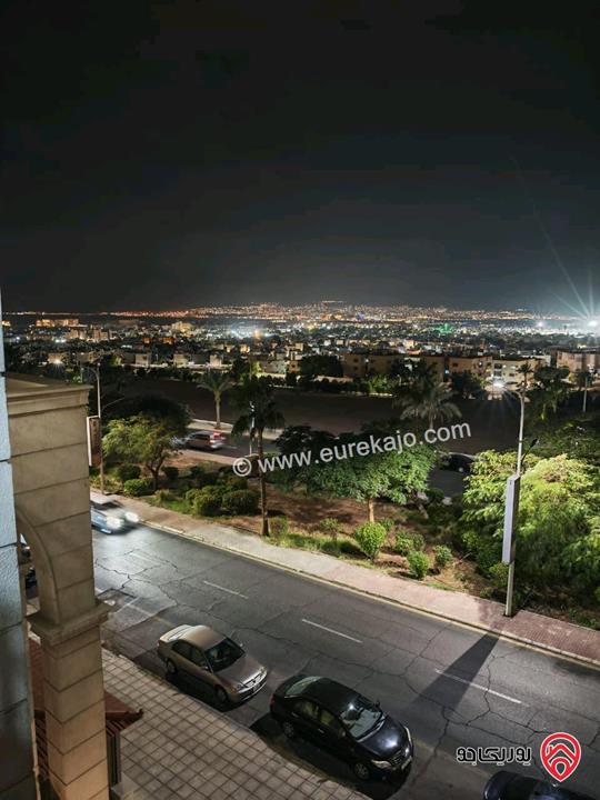 شقة طابق ثالث مساحة 141م ذو اطلالة بحرية دائمة بناء حديث للبيع في العقبة - الخامسة