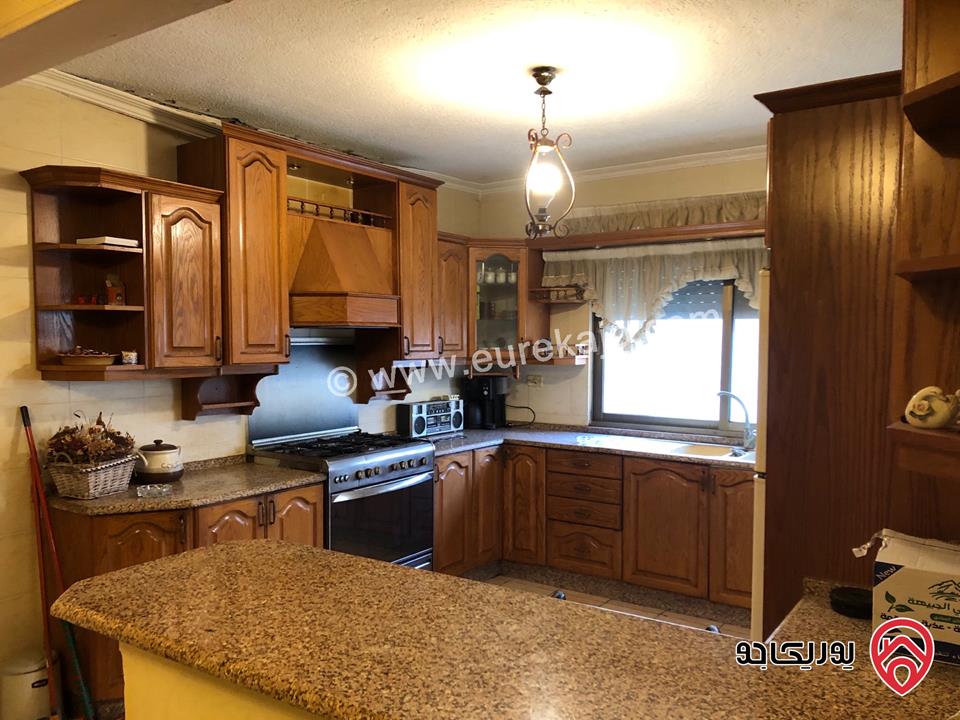 شقة مفروشة مساحة 124م طابق ثالث للبيع في عمان - تلاع العلي 