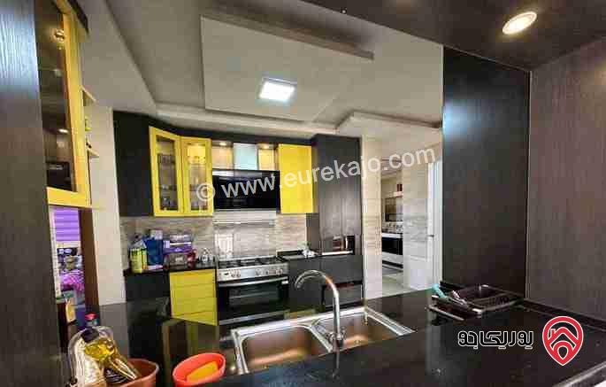 شقة فارغة طابق ثاني مساحة 244م للايجار في عمان - خلدا 