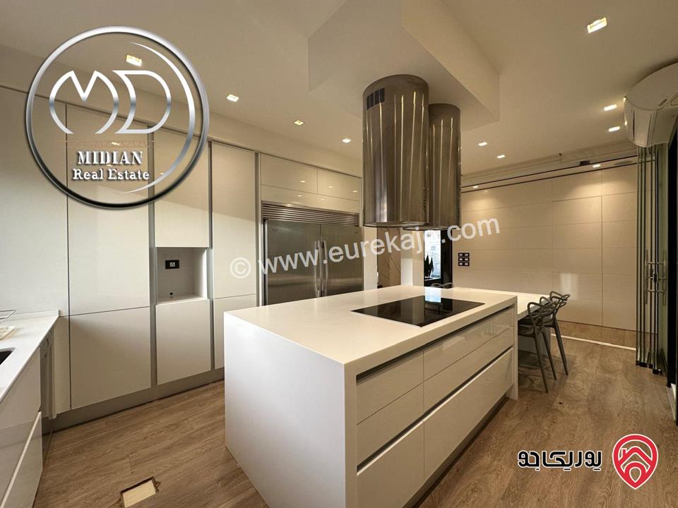 شقة مفروشة للايجار في عمان - ام السماق مساحة 300م طابق أول تشطيبات و ديكورات فندقية فرش فاخر اطلالة جميلة بسعر مميز