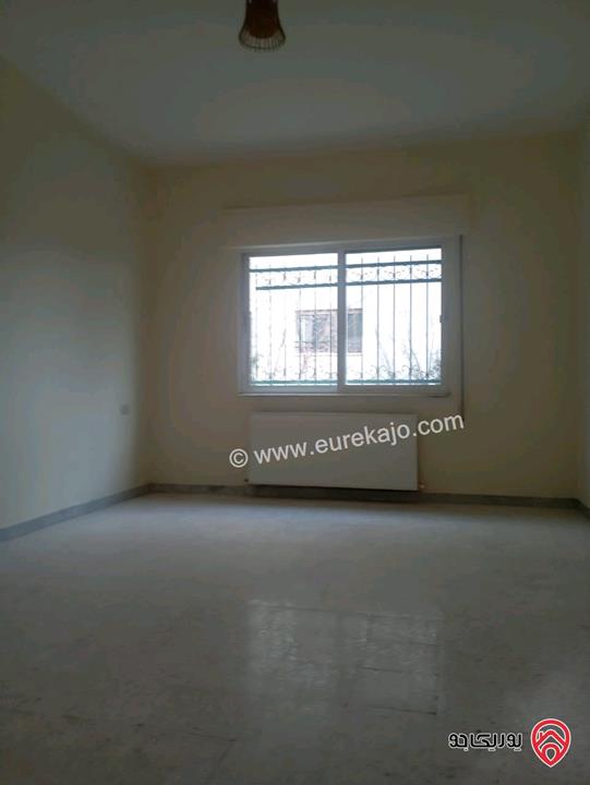 شقة ارضية مساحة 231م داخلي و حديقة وتراسات 250م للبيع في عمان - الجاردنز