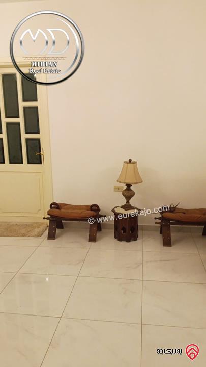 شقة مفروشة للايجار في عمان - الشميساني مساحة 140م طابق اول تشطيبات وفرش سوبر ديلوكس بسعر مميز جداً