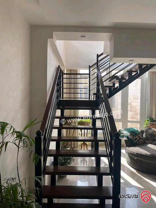 شقة طابق ثالث دوبلكس مساحة 370م للبيع في عمان - الرابية 