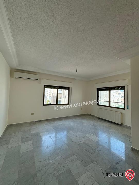 شقة طابق ثالث مساحة 114م للبيع في عمان - الدوار السابع