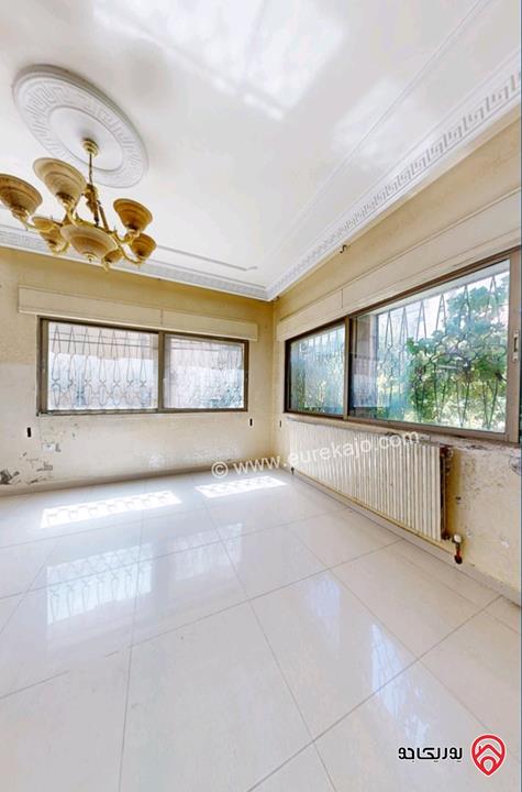 بيت مستقل مساحة 535م على أرض 340م للبيع في اربد قرب قصر العدل 