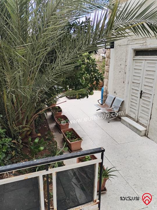 شقة تجارية للبيع أو للايجار مساحة 190م داخلي و 200م خارجي في جبل عمان / شارع الرينبو