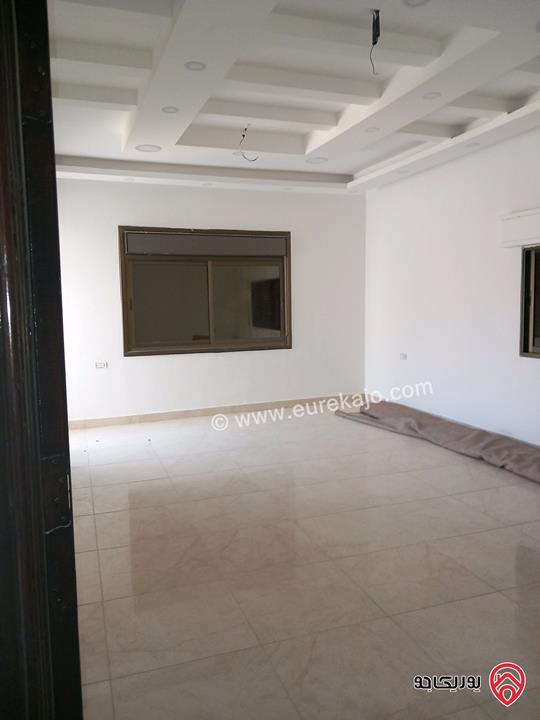 بيت مساحة 200م على أرض 750م للبيع في الزرقاء - شومر إسكان المهندسين 