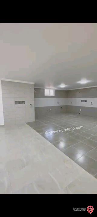 فيلا مساحة 1300م على أرض 1200م للبيع في عمان - الجبيهة 