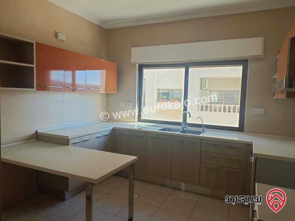 شقة مميزة مساحة 167م طابق أول للبيع في عمان - دير غبار