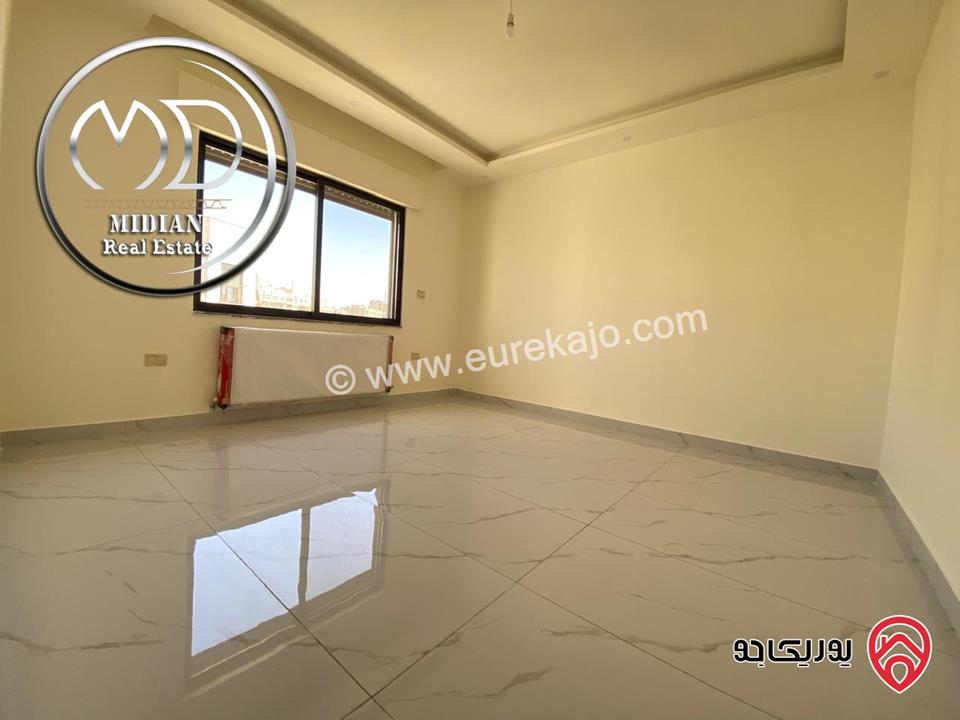 شقق شبه أرضي جديدة للبيع في عمان - ضاحية الرشيد مساحات 210م مع تراسات و حدائق تشطيبات سوبر ديلوكس بأسعار مميزة