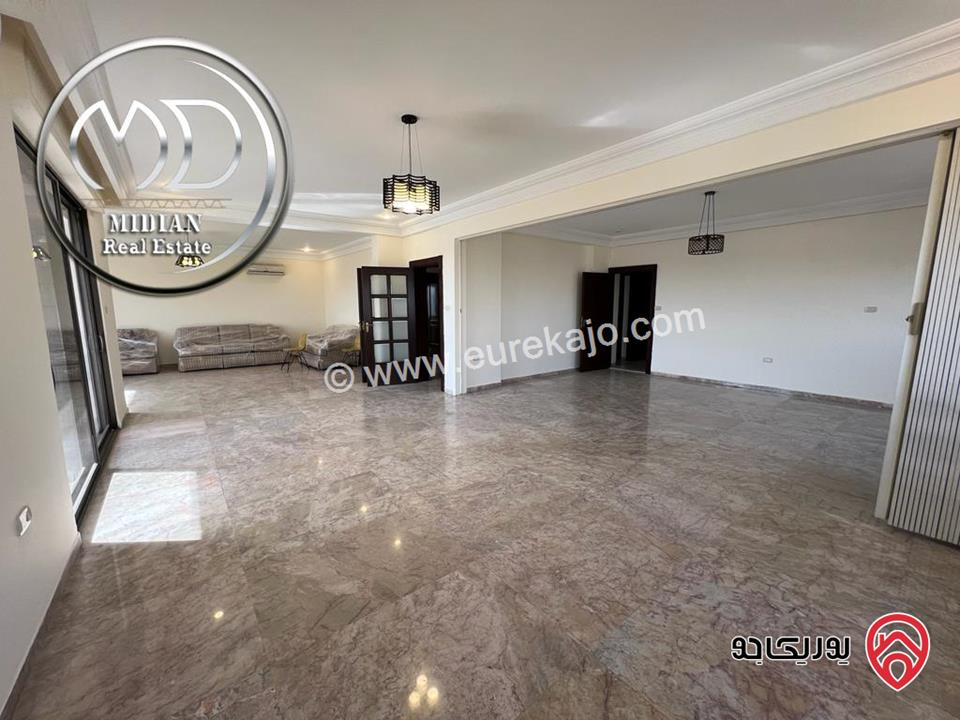 شقة طابقية فارغة للايجار في عمان - جبل عمان مساحة 320م طابق ثاني اطلالة جميلة تشطيبات سوبر ديلوكس