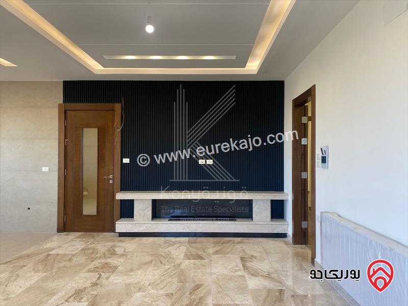 شقة مميزة وحديثة البناء مساحة 250م داخلي و 100م خارجي للبيع في عمان - الغباشية / طريق المطار