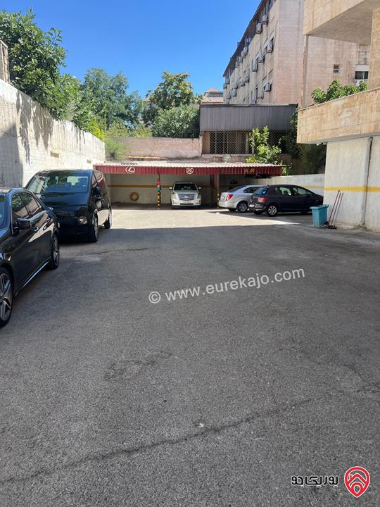 شقة طابق ثالث مساحة 238م للبيع في عمان - الصويفية