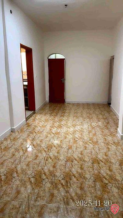 بيت مشترك مميز مكوّن من 3 طوابق مع روف على أرض 120م للبيع في سحاب – دوار الطيار