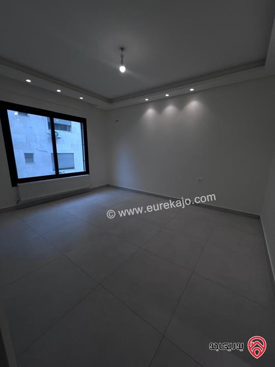 شقة جديدة طابق أول مساحة 150م للبيع في عمان - أم آذينة