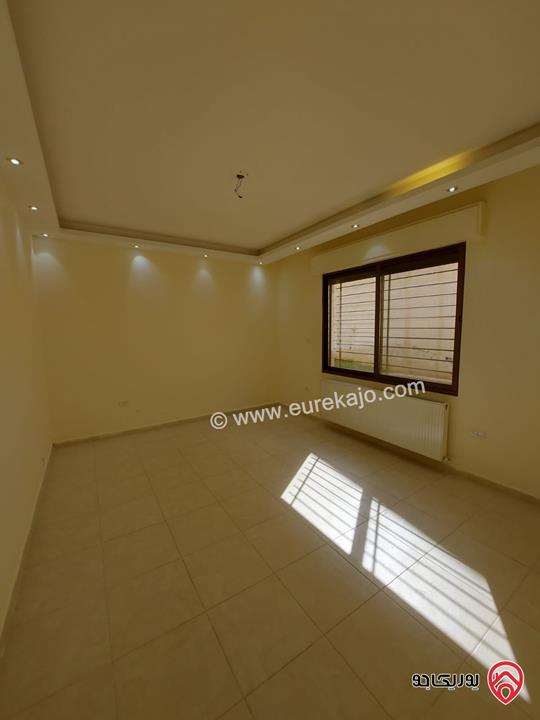 شقة شبه أرضية مساحة 140م داخلي و 120م خارجي للايجار في عمان - الرابية