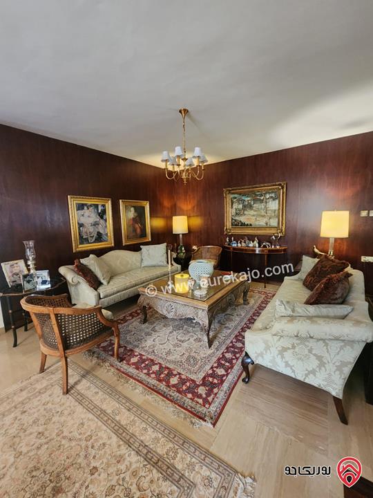 فيلا راقية مساحة 520م على أرض 830م للبيع في عمان - أم أذينة